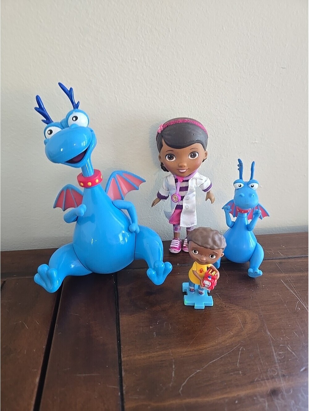 Lot 4 Doc McStuffins Action Figures Doc Hallie Donny Donnie Stuffy Blue Dragon